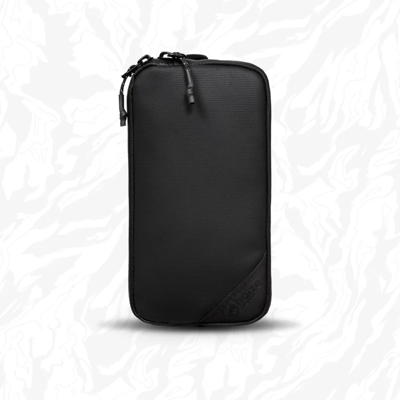 Shoulder pocket