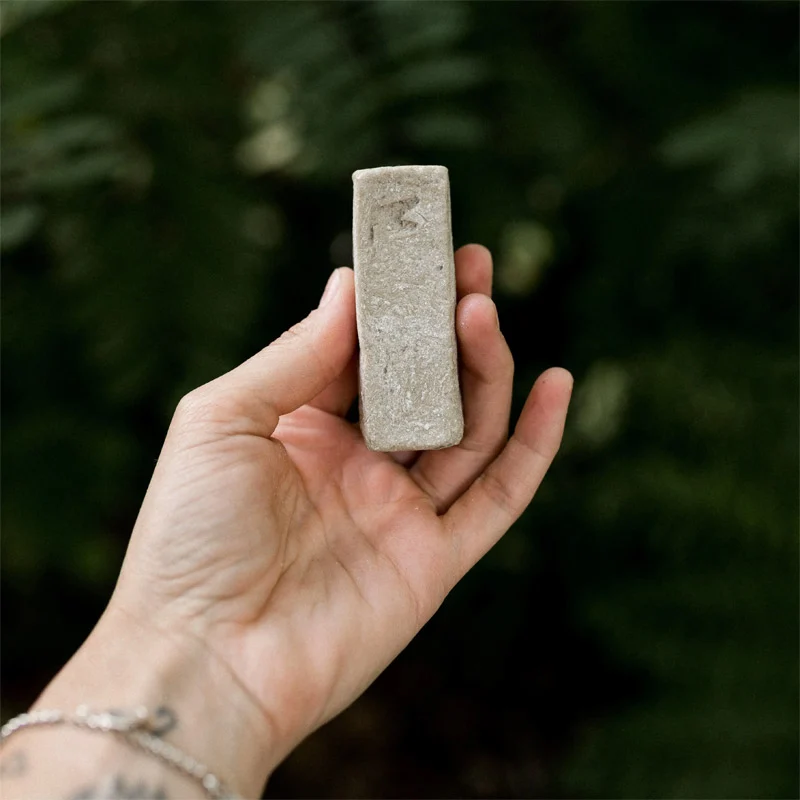 Détachant textile naturel - Stick à la terre de Saumières et au savon de Marseille
