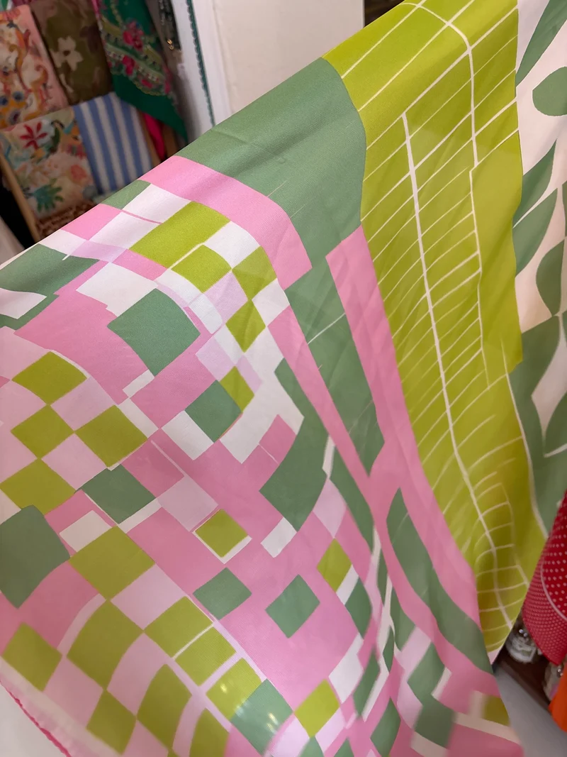 Carré, polyester, rose foncé atoll