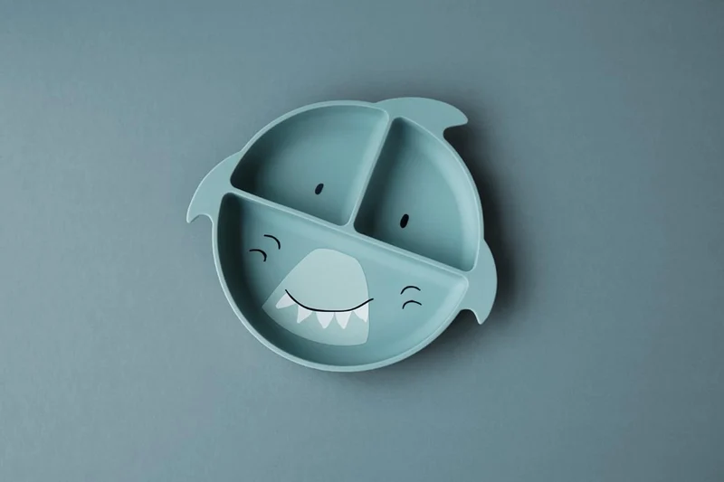 Assiette avec ventouse en silicone et compartiments - Mr. Shark