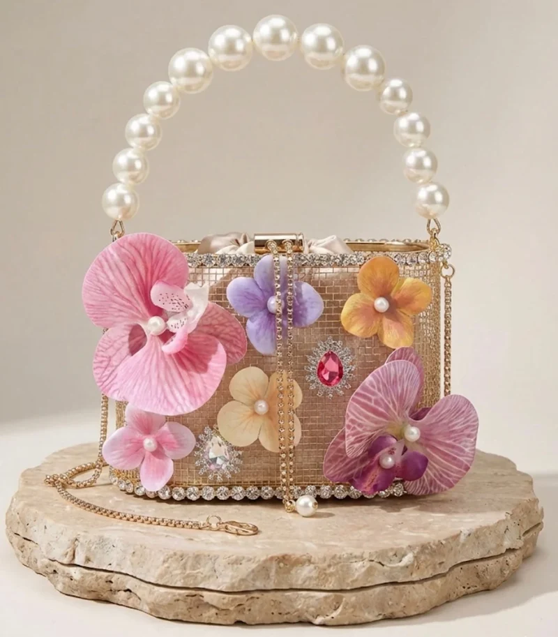 Sac de soirée boîte fleurs 3D, strass & anse perlée
