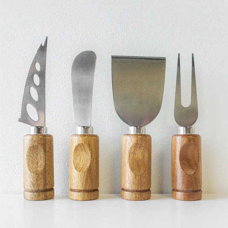 Ensemble de 4 couteaux à fromage